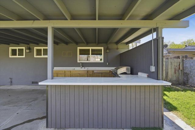 209 Tokay Ave, Modesto, CA 95350