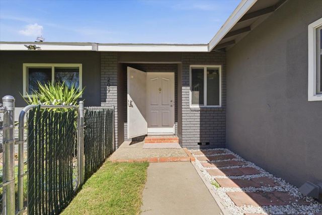209 Tokay Ave, Modesto, CA 95350