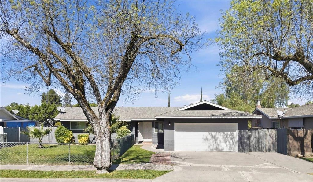 209 Tokay Ave, Modesto, CA 95350