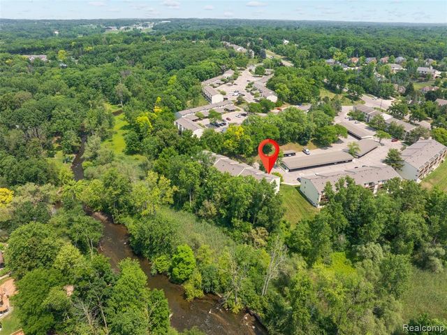 1693 Riverside Drive 3, Rochester Hills, MI 48309