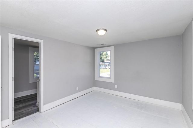 505 E Wall Street, Harrisonville, MO 64701