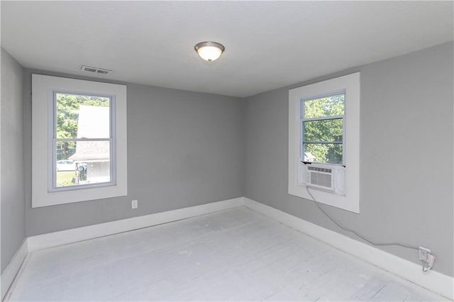 505 E Wall Street, Harrisonville, MO 64701