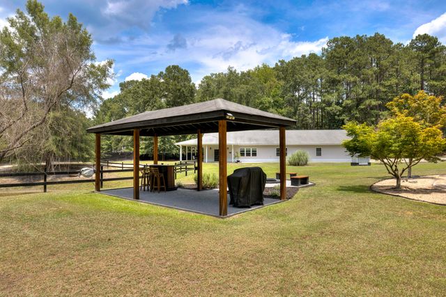 1090 Winding Pond Road, Manning, SC 29102
