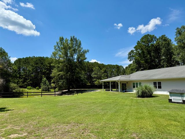 1090 Winding Pond Road, Manning, SC 29102
