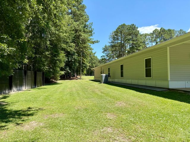 1090 Winding Pond Road, Manning, SC 29102