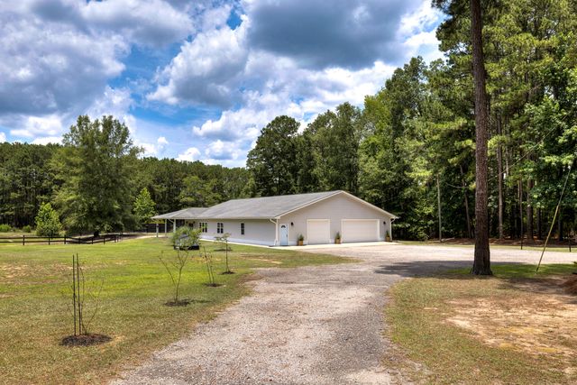 1090 Winding Pond Road, Manning, SC 29102