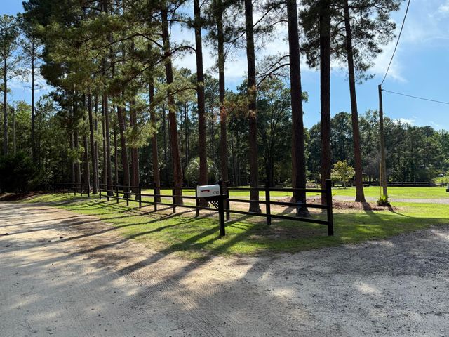 1090 Winding Pond Road, Manning, SC 29102