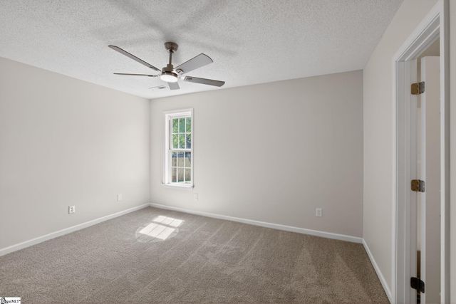 304 Golden Leaf Lane, Simpsonville, SC 29681