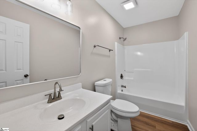 304 Golden Leaf Lane, Simpsonville, SC 29681