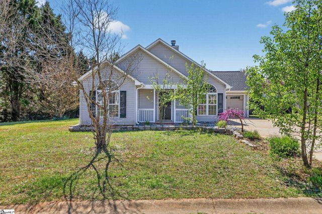 304 Golden Leaf Lane, Simpsonville, SC 29681