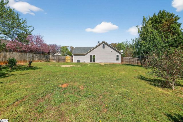 304 Golden Leaf Lane, Simpsonville, SC 29681