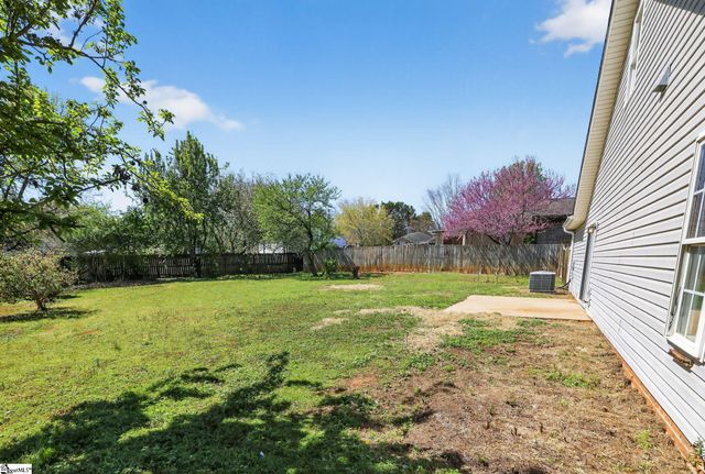 304 Golden Leaf Lane, Simpsonville, SC 29681