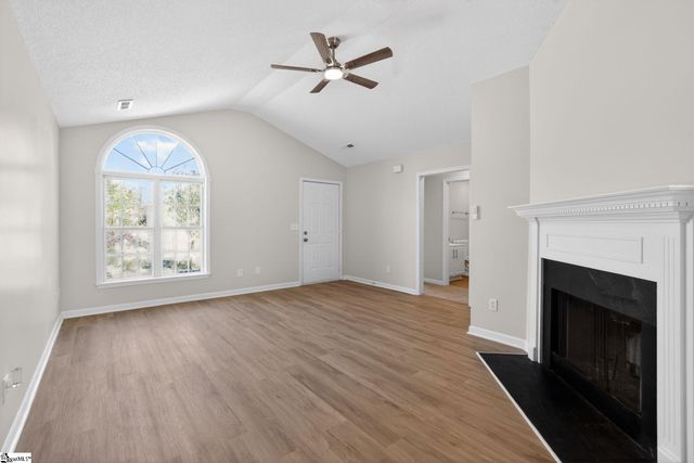 304 Golden Leaf Lane, Simpsonville, SC 29681