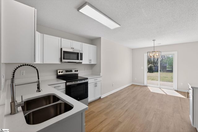 304 Golden Leaf Lane, Simpsonville, SC 29681