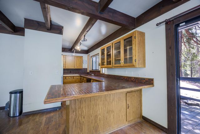 2070 King Of The Mountain Rd, Pollock Pines, CA 95726