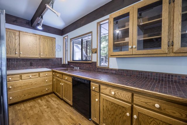 2070 King Of The Mountain Rd, Pollock Pines, CA 95726