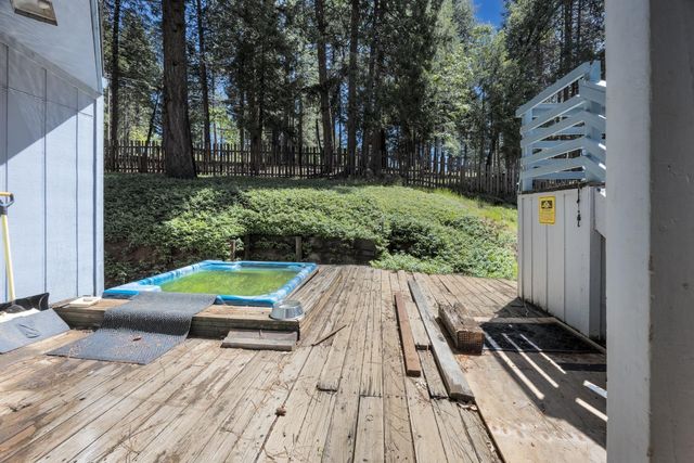 2070 King Of The Mountain Rd, Pollock Pines, CA 95726
