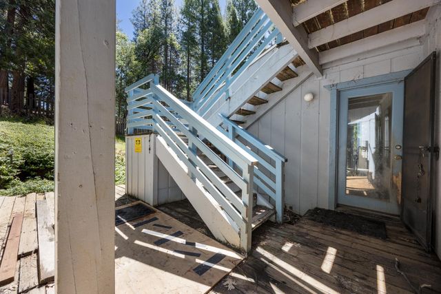 2070 King Of The Mountain Rd, Pollock Pines, CA 95726