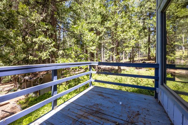 2070 King Of The Mountain Rd, Pollock Pines, CA 95726