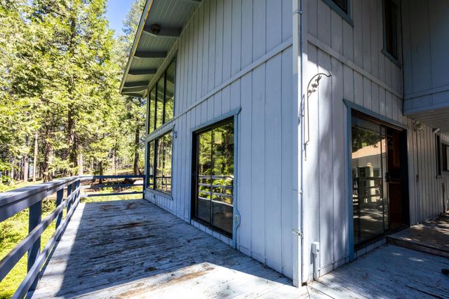 2070 King Of The Mountain Rd, Pollock Pines, CA 95726
