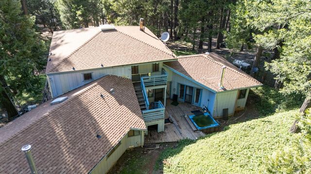2070 King Of The Mountain Rd, Pollock Pines, CA 95726