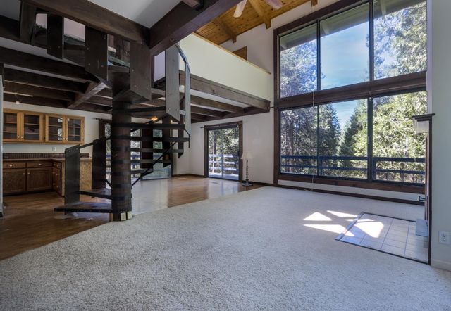 2070 King Of The Mountain Rd, Pollock Pines, CA 95726