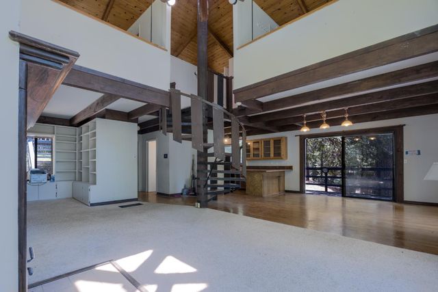 2070 King Of The Mountain Rd, Pollock Pines, CA 95726