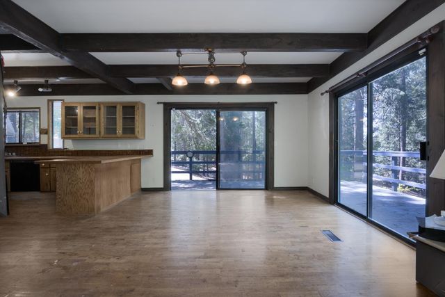 2070 King Of The Mountain Rd, Pollock Pines, CA 95726