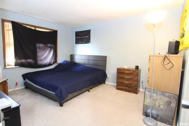 621 6TH Street, Camanche, IA 52730