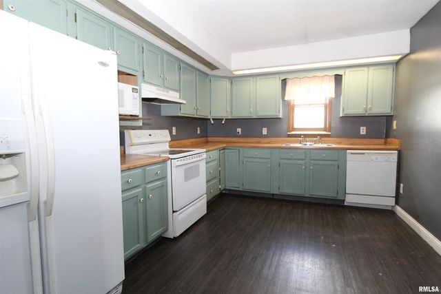 621 6TH Street, Camanche, IA 52730