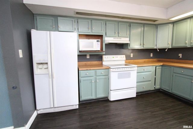 621 6TH Street, Camanche, IA 52730