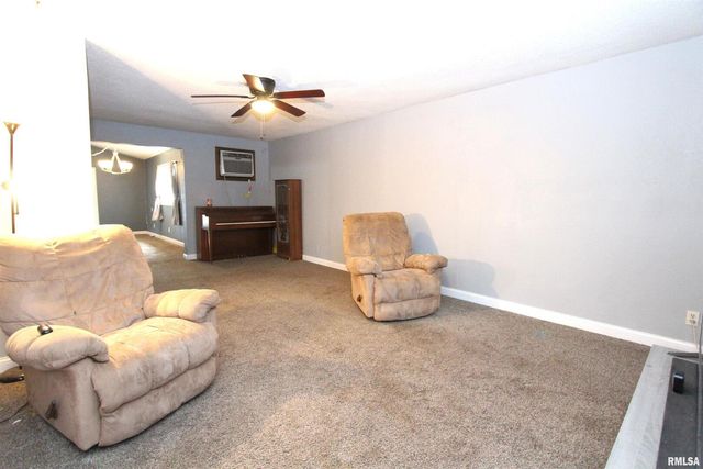 621 6TH Street, Camanche, IA 52730