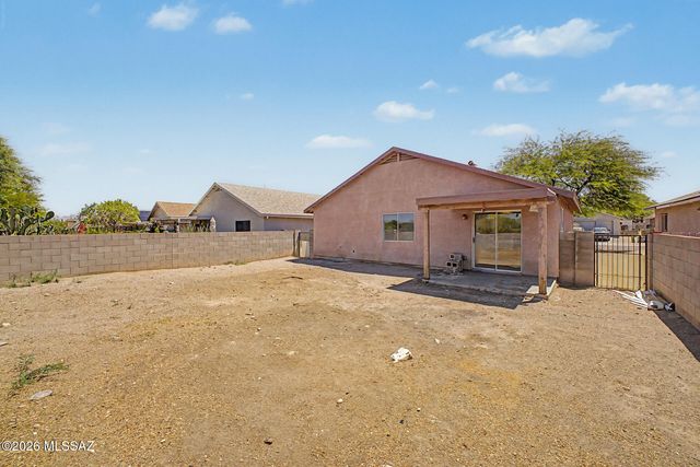 2036 S St Michael Drive, Tucson, AZ 85713