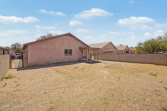 2036 S St Michael Drive, Tucson, AZ 85713