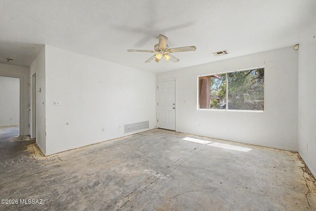 2036 S St Michael Drive, Tucson, AZ 85713