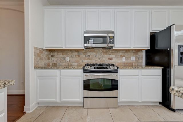 71 N Rocky Point Circle, The Woodlands, TX 77389