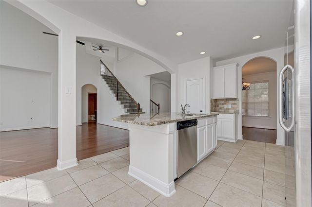 71 N Rocky Point Circle, The Woodlands, TX 77389