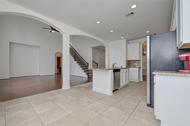 71 N Rocky Point Circle, The Woodlands, TX 77389