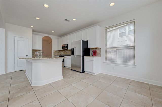 71 N Rocky Point Circle, The Woodlands, TX 77389