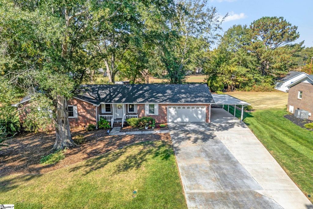 202 Wemberly Drive, Simpsonville, SC 29681