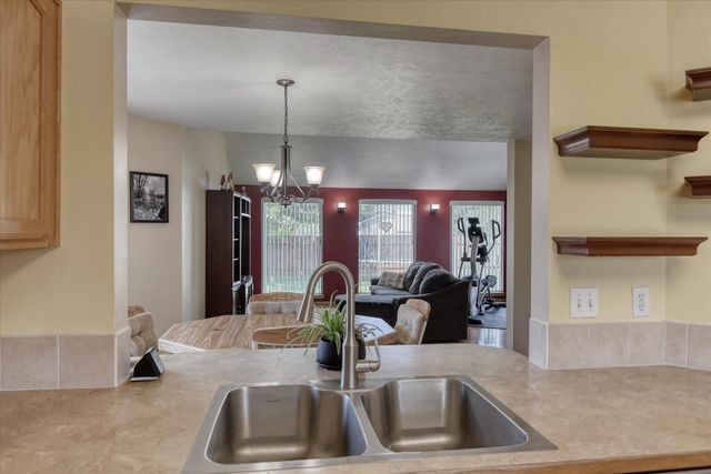 19019 E Shannon Ln, Spokane Valley, WA 99016