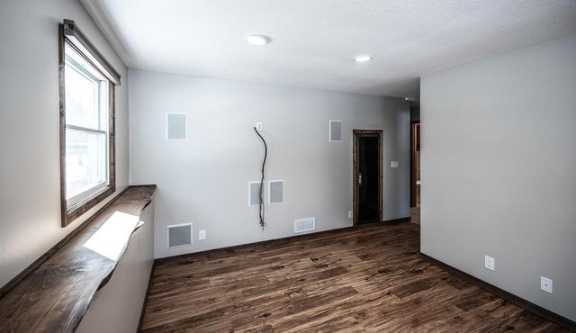 9945 Justen Trail N, Grant, MN 55115