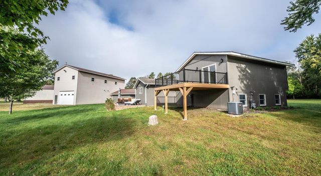 9945 Justen Trail N, Grant, MN 55115