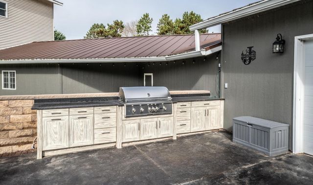 9945 Justen Trail N, Grant, MN 55115