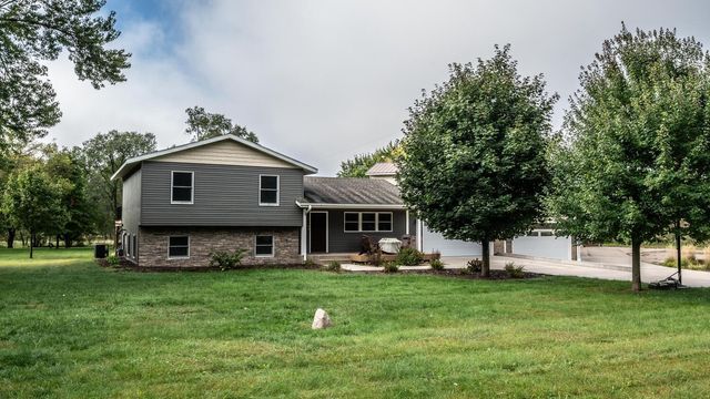 9945 Justen Trail N, Grant, MN 55115