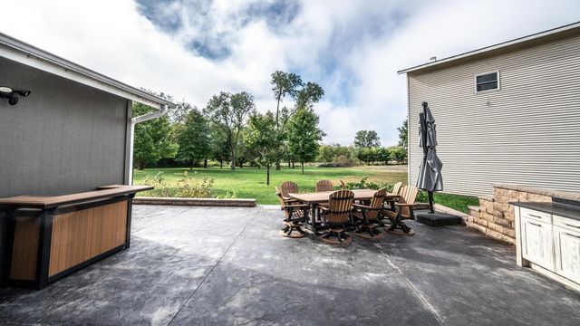 9945 Justen Trail N, Grant, MN 55115