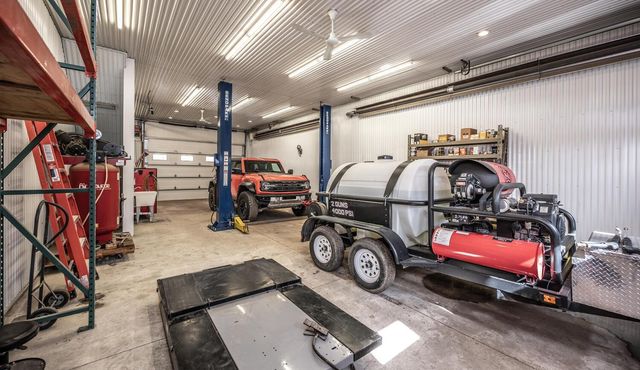 9945 Justen Trail N, Grant, MN 55115