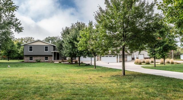 9945 Justen Trail N, Grant, MN 55115