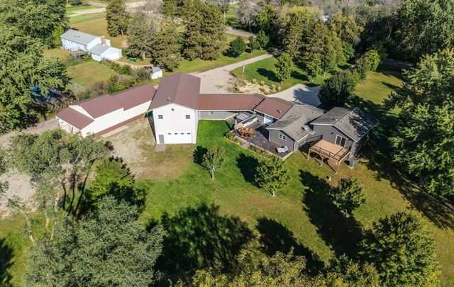 9945 Justen Trail N, Grant, MN 55115