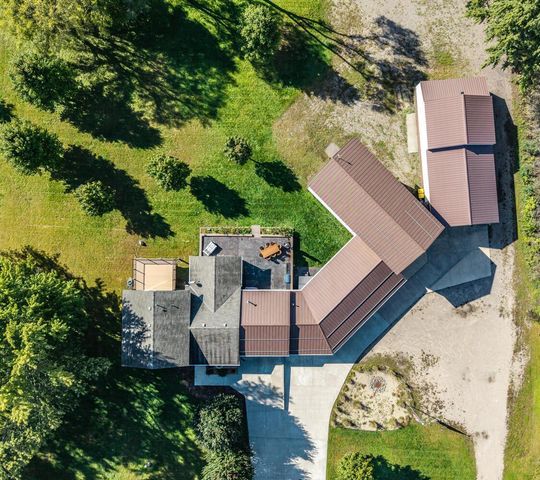 9945 Justen Trail N, Grant, MN 55115